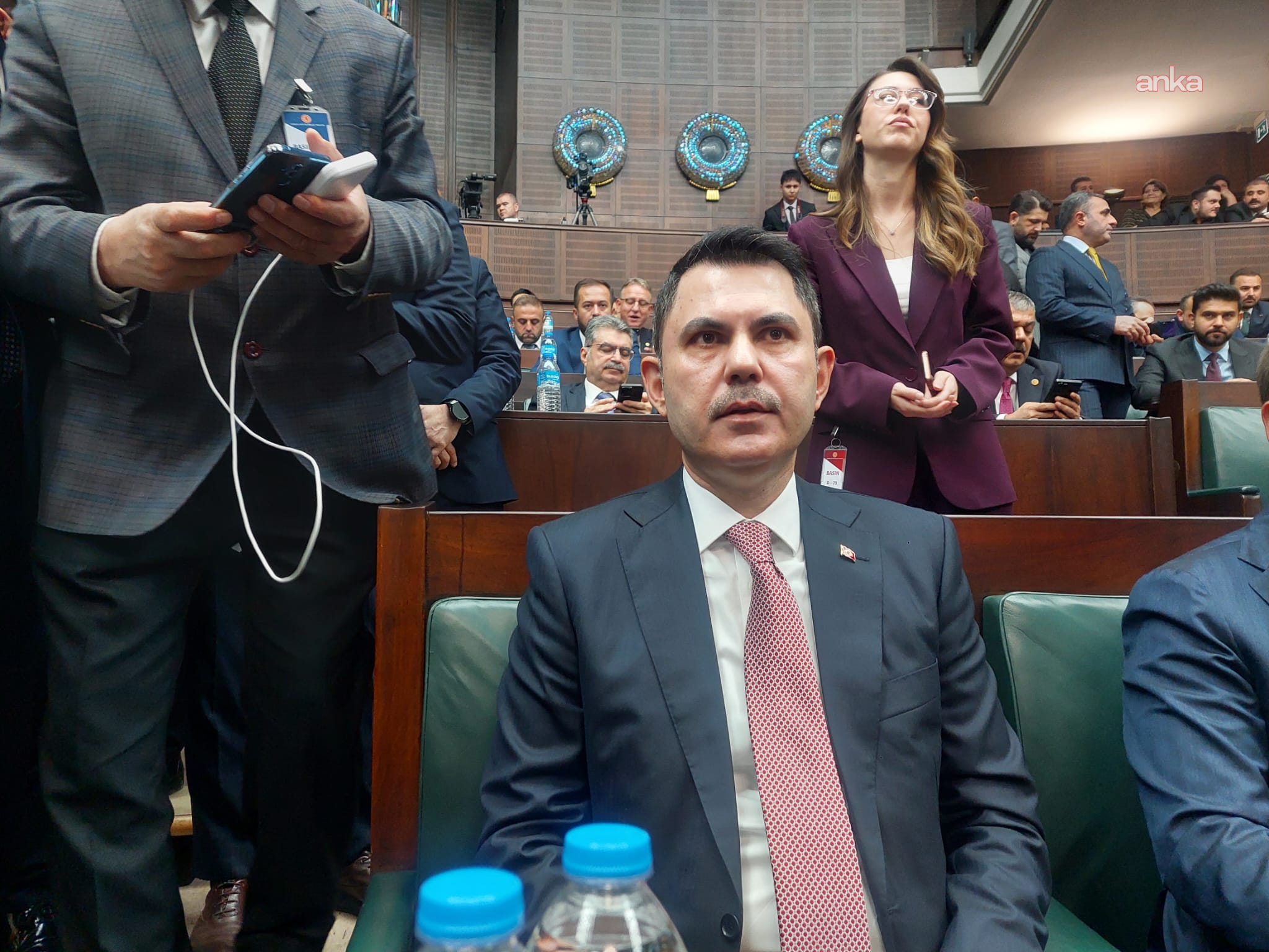 Murat Kurum'dan Özgür Özel'e yanıt: "İftira atarak siyaset yapmaya çalışıyor ama  bu yaptığı girişimler belediyelerin yolsuzluklarını örtemeyecek"