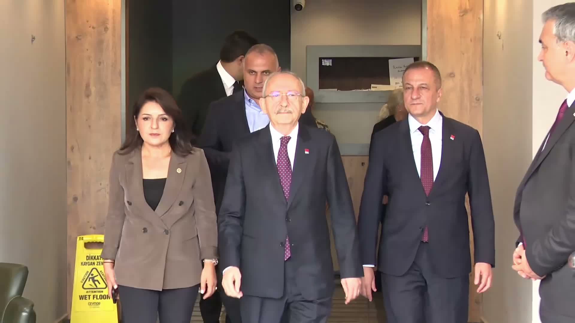 Kemal Kılıçdaroğlu Vahap Seçer ve Abdullah Özyiğit'in ailesini ziyaret etti