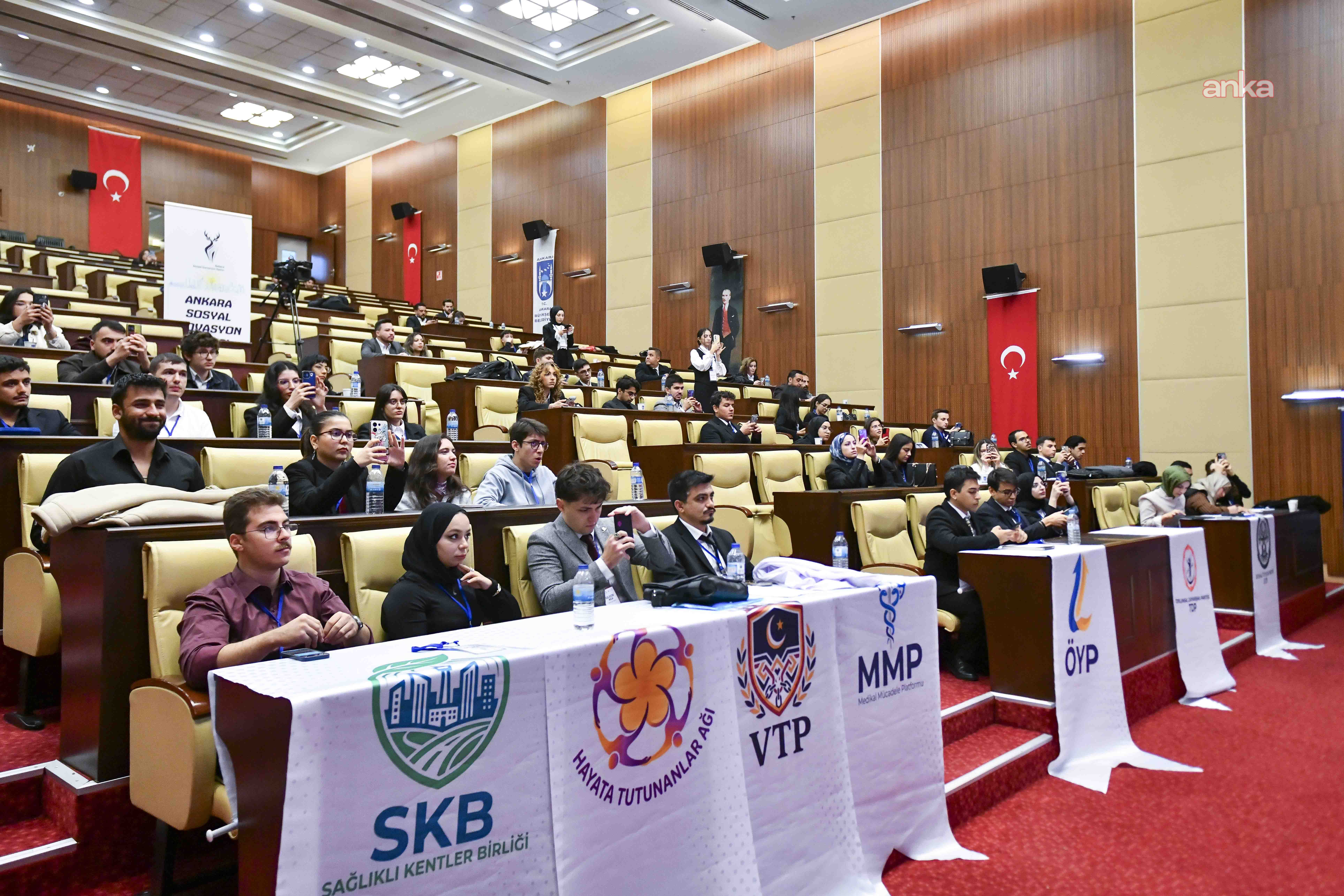 Ankara Büyükşehir Belediyesi, "bağımlılıkla mücadele" politikalarını gençlerle geliştirecek