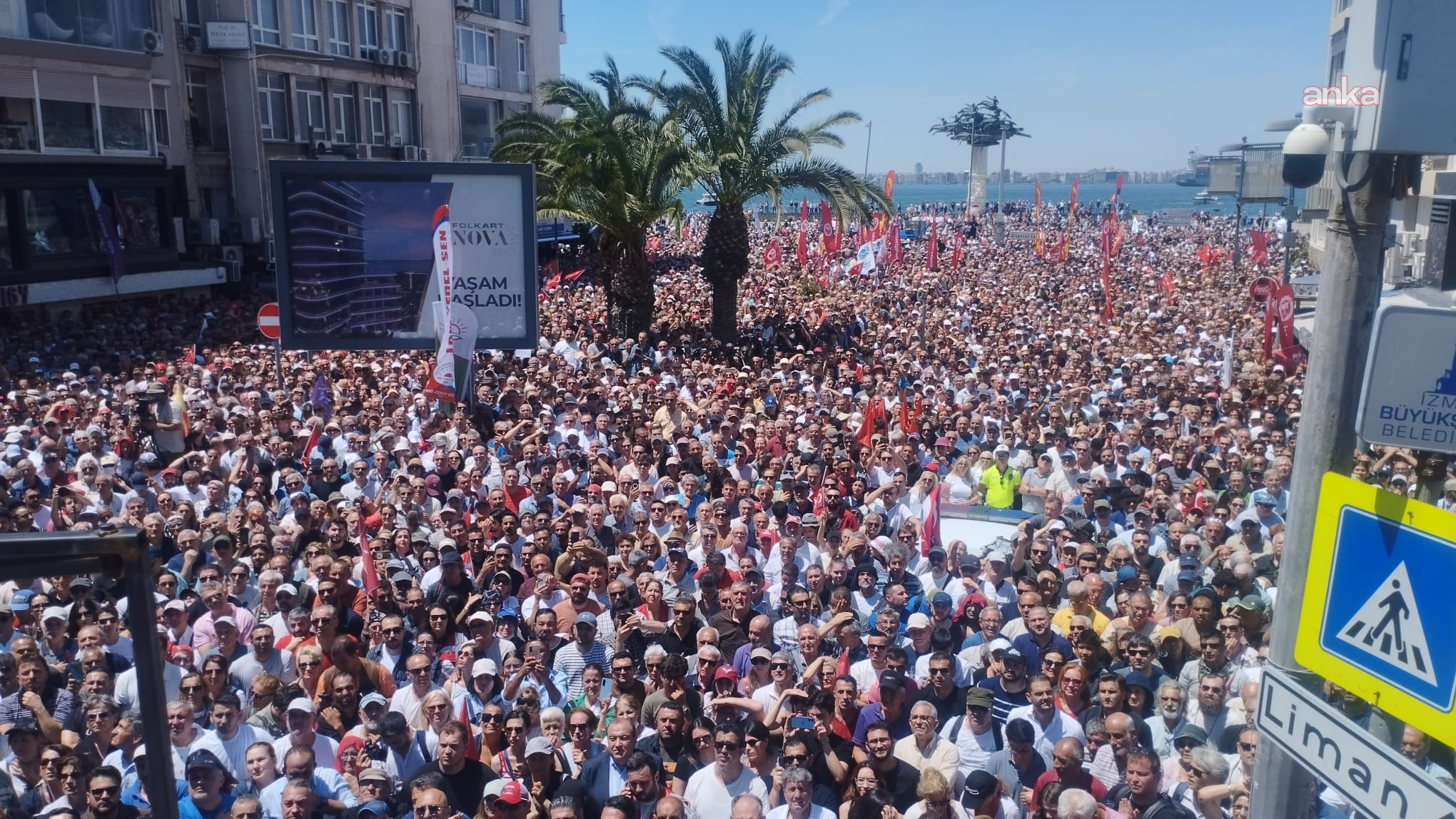 Özgür Özel İzmir'de... Özel: "Mutlak butlan ile mutlak sultan ittifakına geçit vermeyeceğiz"