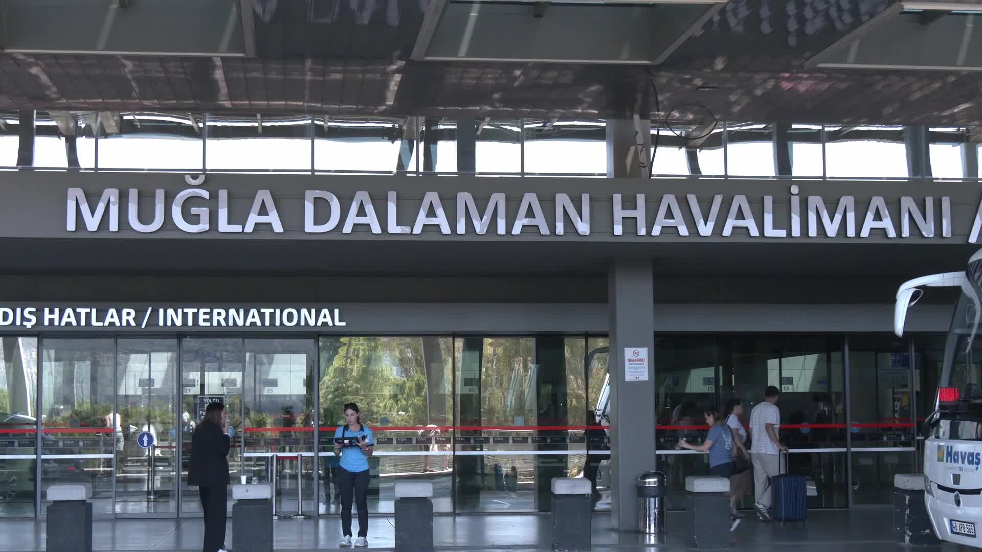 YDA Dalaman Havalimanı Üst Yöneticisi Laçin: "Terminal çatımızın tamamını yenilenebilir enerjiye dönüştürdük"