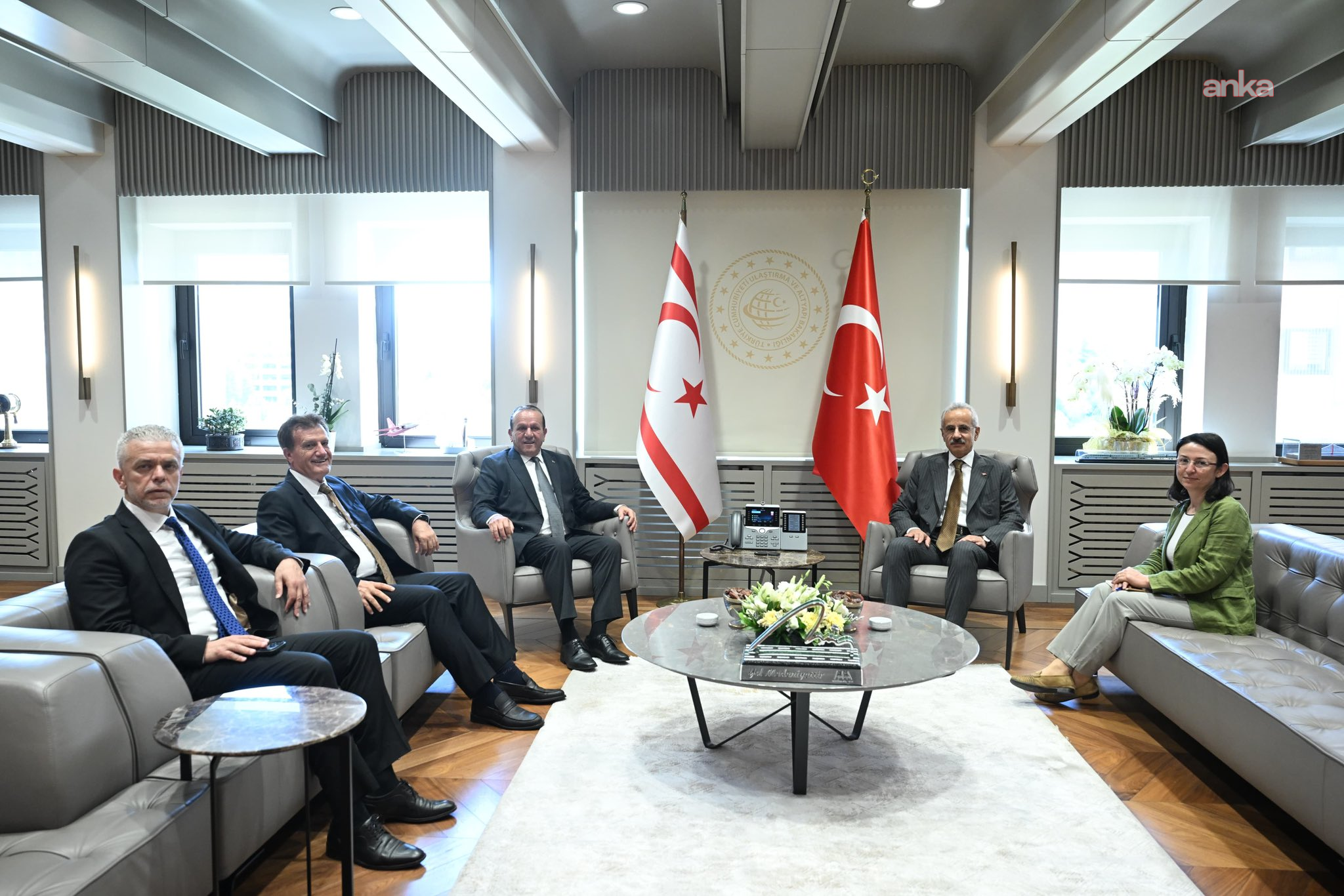 Bakan Uraloğlu, KKTC'li bakan ve yetkililerle bir araya geldi
