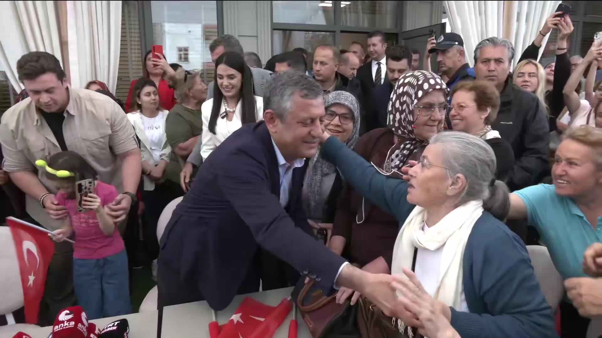 CHP Grup Başkanı Özel, Burdur'da: "Milletin kaybetmeye tahammülü, benim de milletin önünden çekilmeye hakkım yoktur"