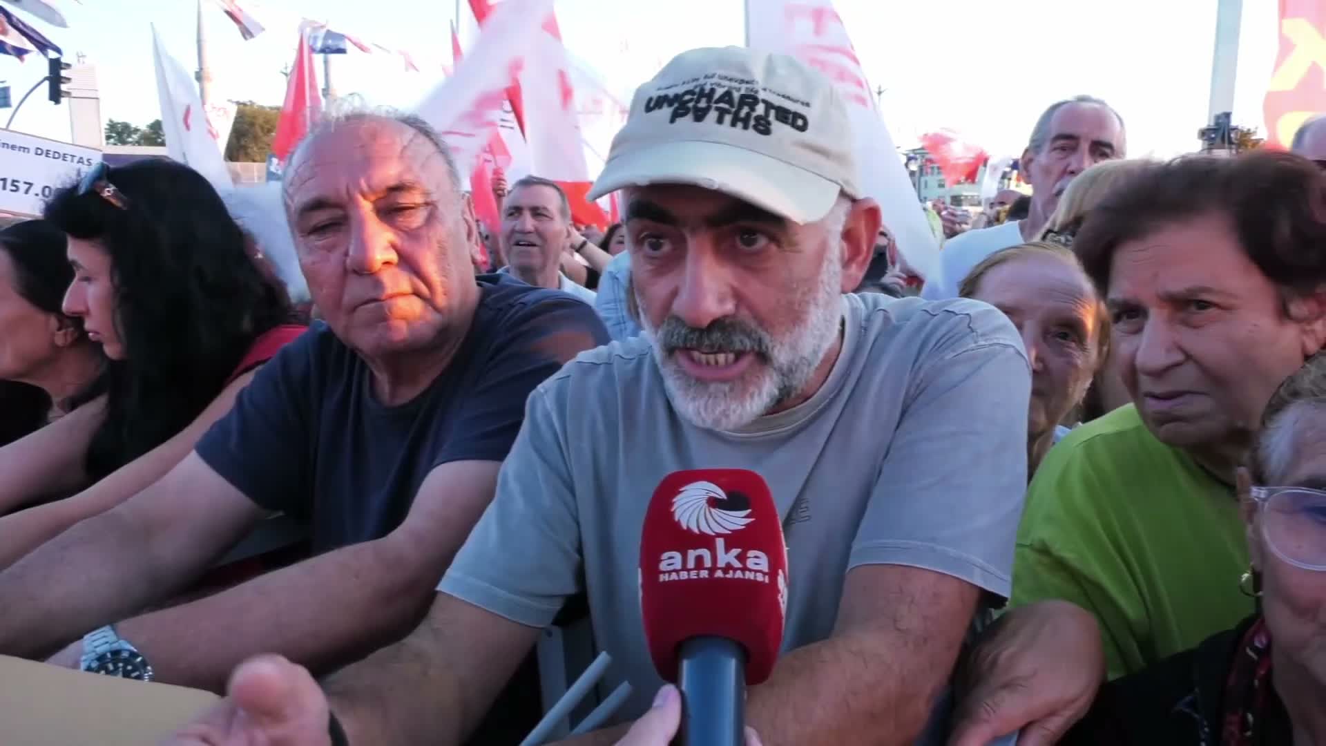 Üsküdar’da vatandaşlardan Sinem Dedetaş’a destek: “Ben irademi geri istiyorum”