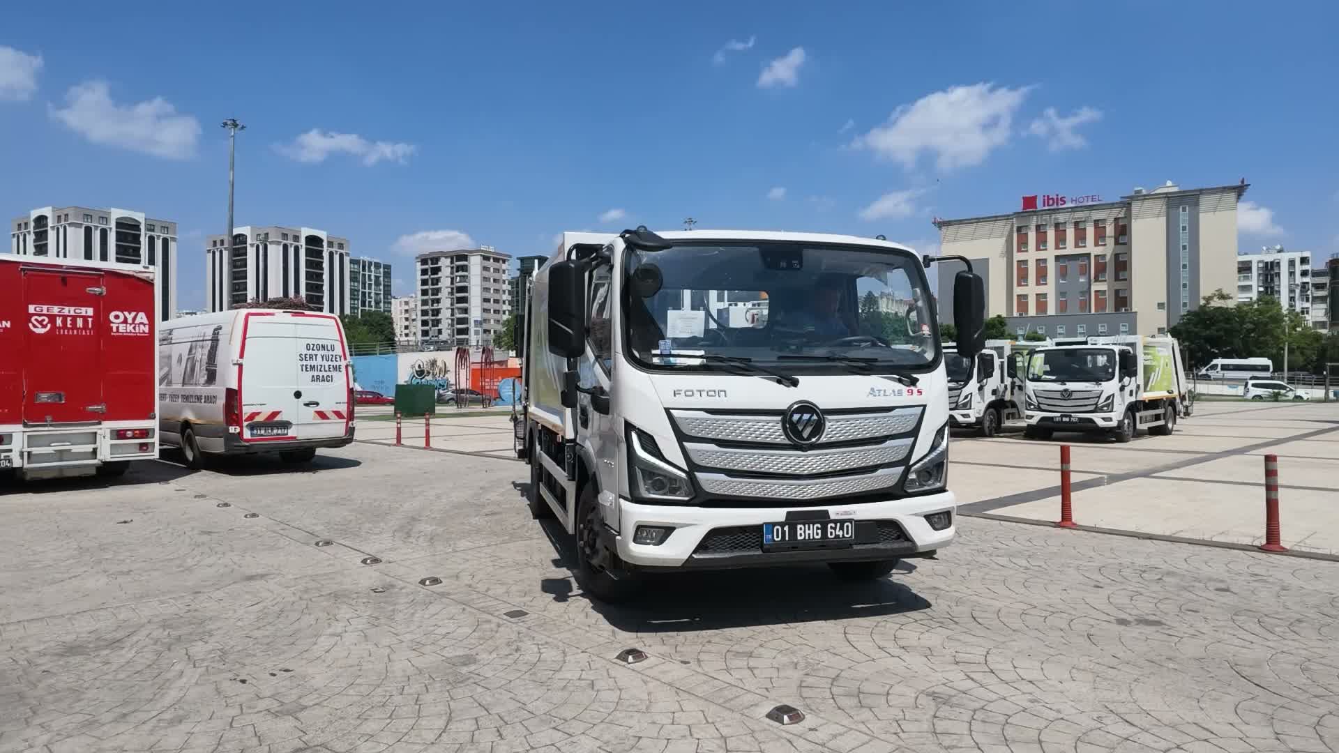 Seyhan Belediyesi, temizlik filosunu 41 yeni araçla güçlendirdi