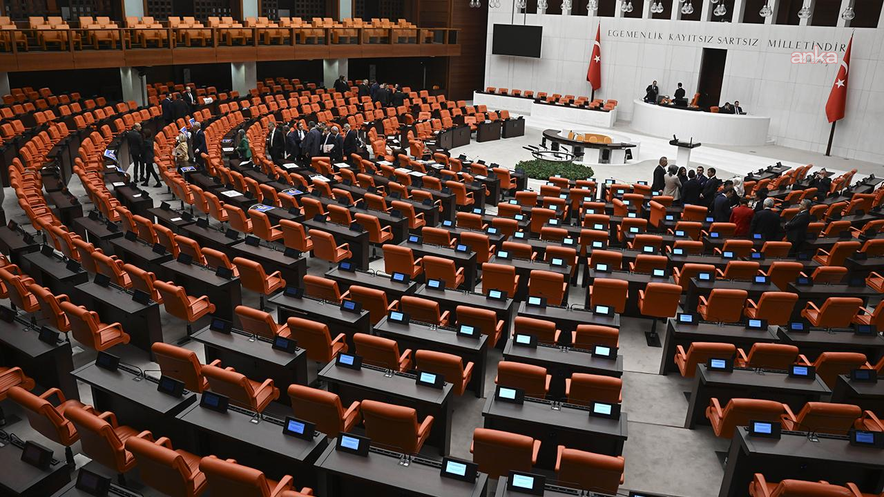 TBMM Genel Kurulu'nda "FETÖ'nün siyasi ayağı" tartışması... CHP'li Günaydın: "Anadolu'da sıvacı, boyacı FETÖ'cü çıktı da hiç milletvekili, bakan yok mu?"