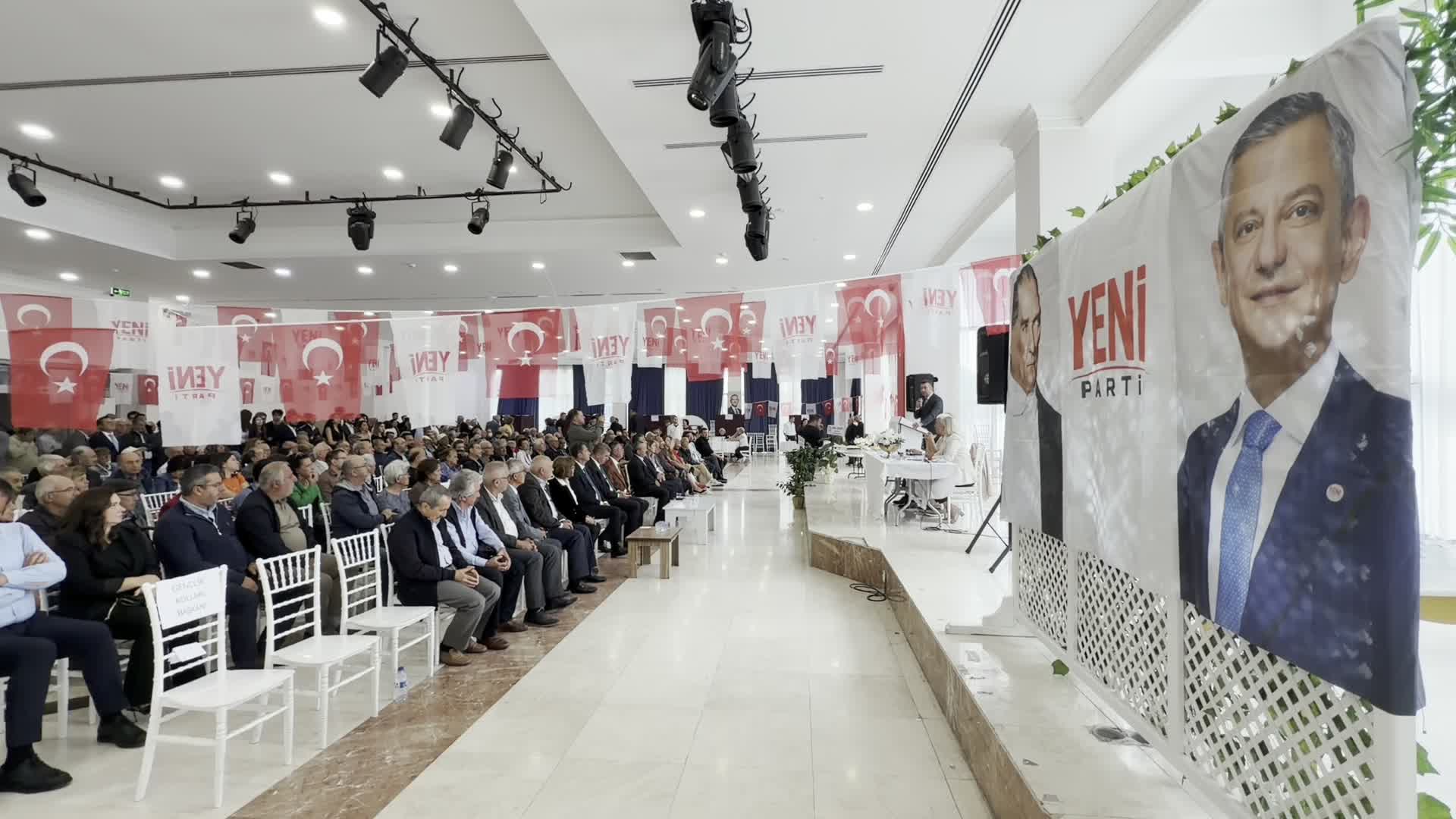YENİ Parti Burdur Merkez İlçe Başkanlığı'na İlyas Divarcı seçildi... İzzettin Akbulut: Artık bu ülkede bir iktidar değişimi zaruridir