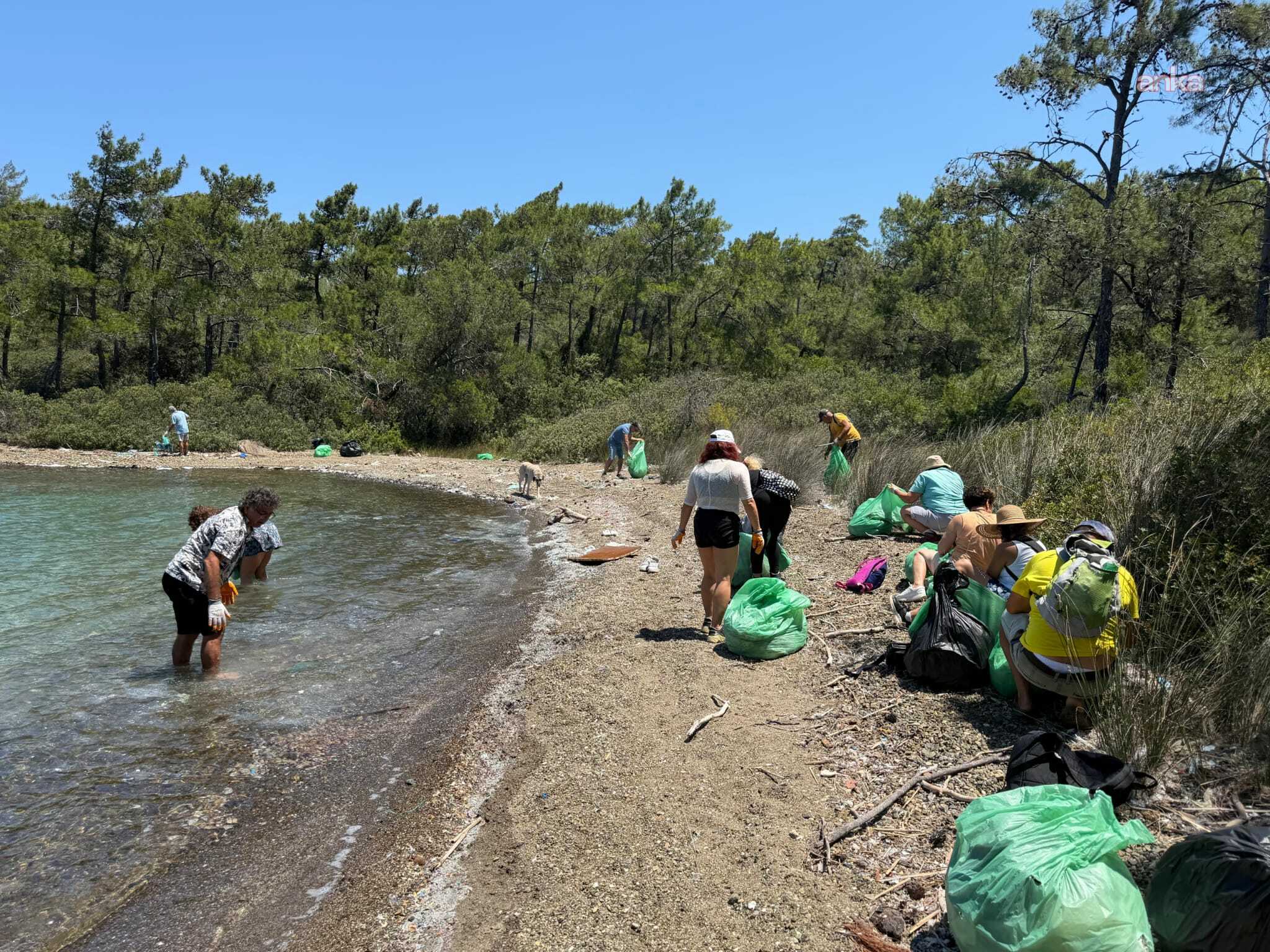 Marmaris Balıkaşıran Koyu’nda temizlik etkinliği