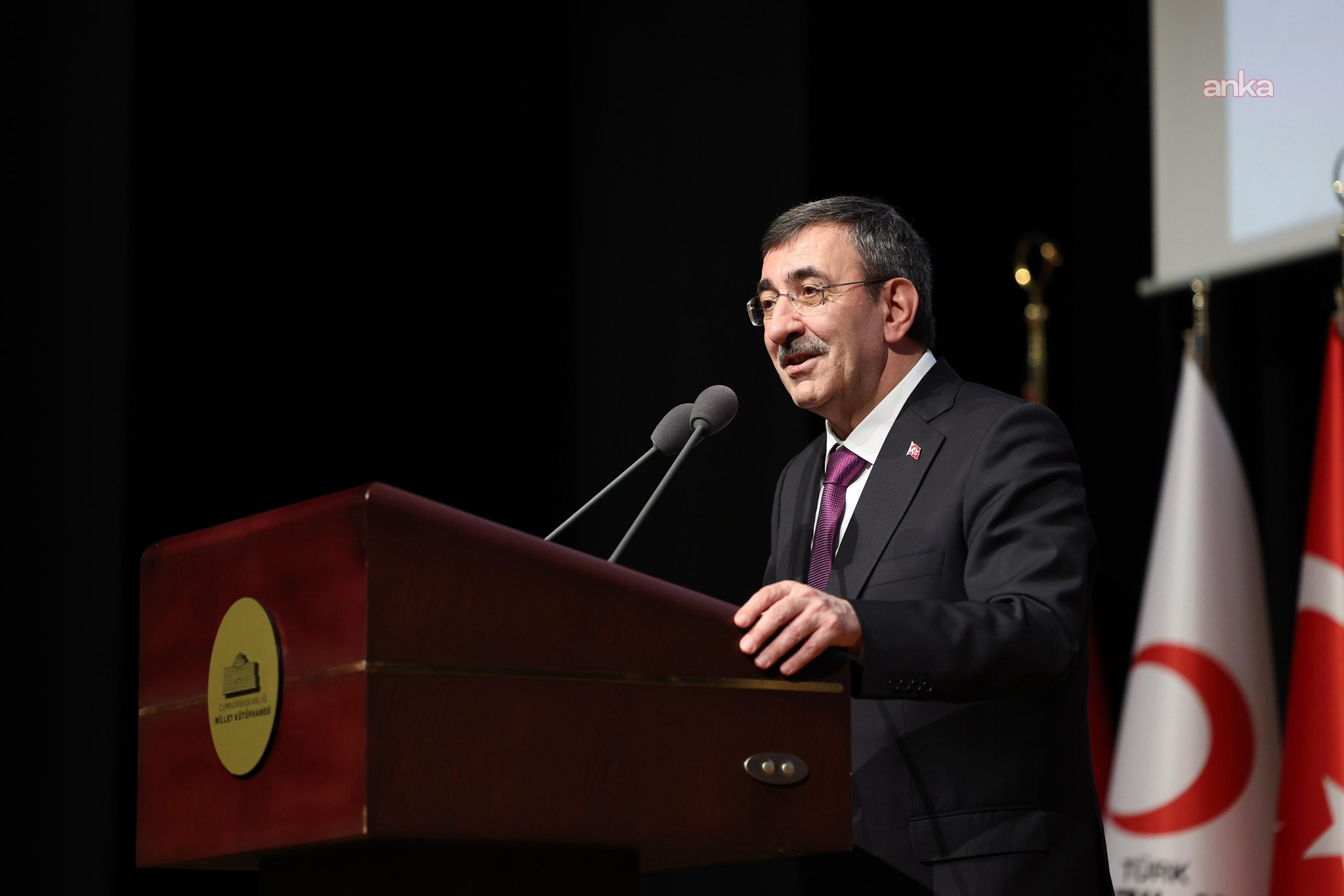 Cevdet Yılmaz: Yılın ikinci yarısında dezenflasyon sürecini destekleyen unsurların belirgin hale gelmesini bekliyoruz