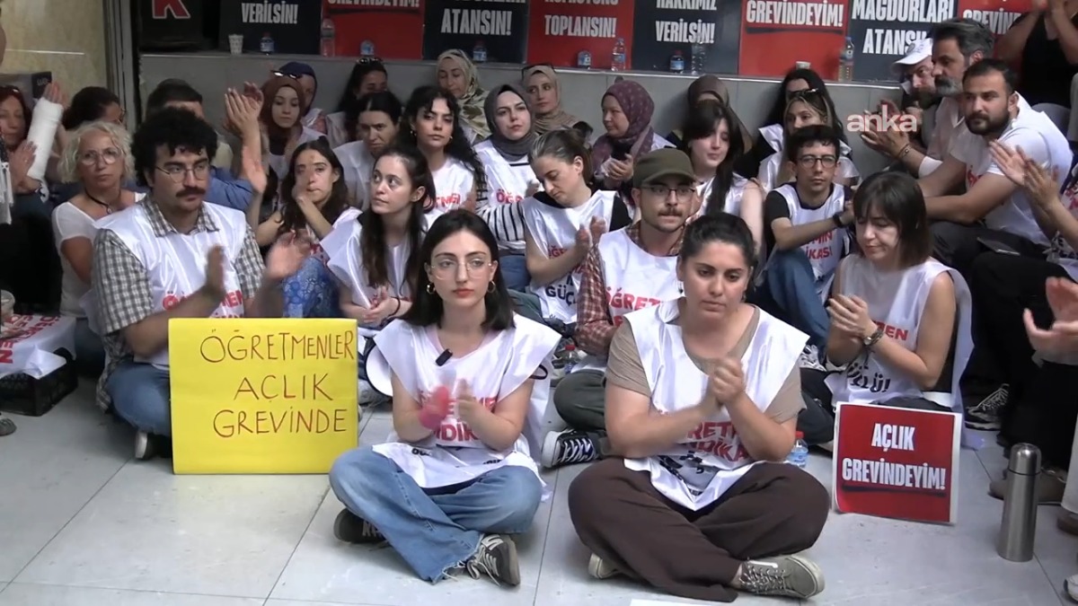"İktidar içinde 'Öğretmenlik 5 yıl içinde yok olacak' diyen bir akıl var"