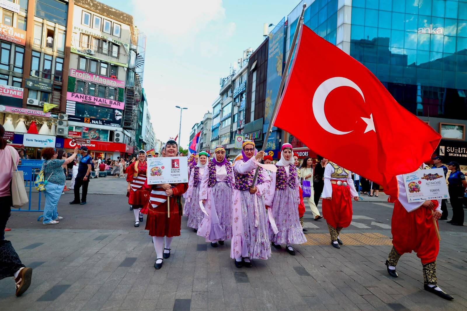 İspanya, Meksika, Sırbistan ve Slovakya... Dünya kültürleri Bakırköy’de buluştu