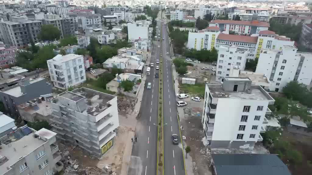 Adıyaman Belediyesi, Şehit Yüzbaşı Rıza Fırat Caddesi’nde çalışmalarını tamamladı