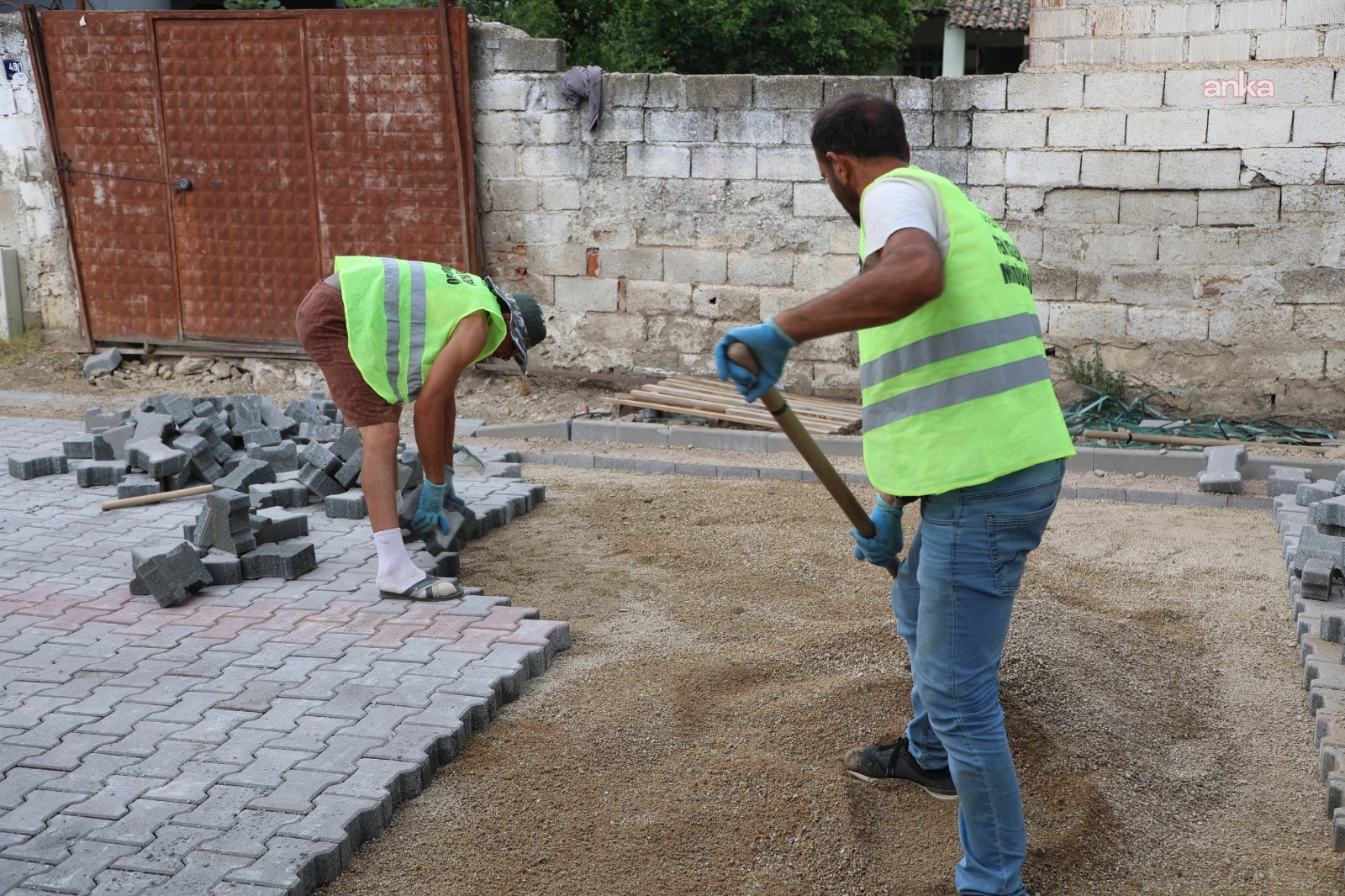 Efeler Belediyesi'nden Umurlu Mahallesi'nde hizmet seferberliği