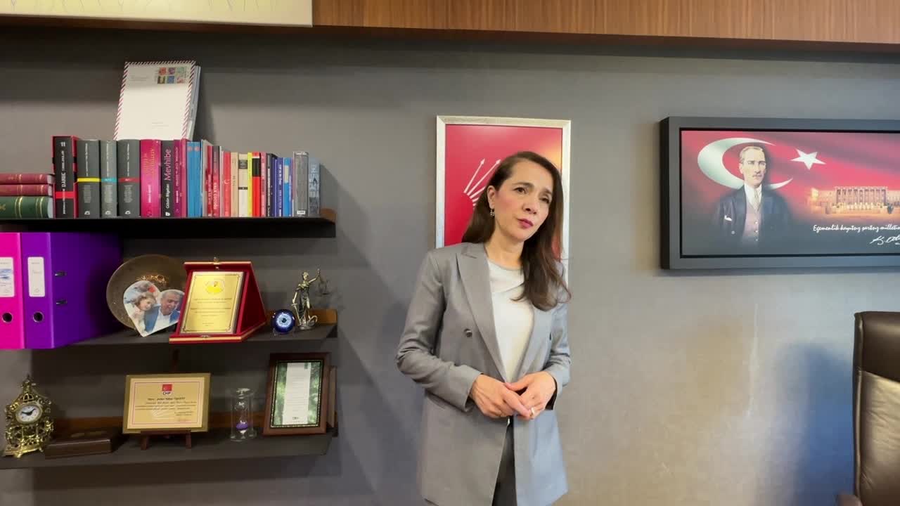 CHP'li İlgezdi: "Çocuğun temel ihtiyaçlarını karşılayamayan ailelere daha fazla çocuk önerilmesi, gerçek hayatla bağın tamamen koptuğunu gösteriyor"