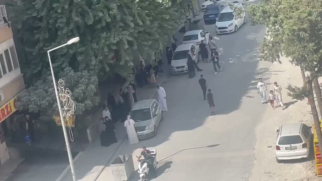 Şanlıurfa'da deprem kısa süreli paniğe neden oldu