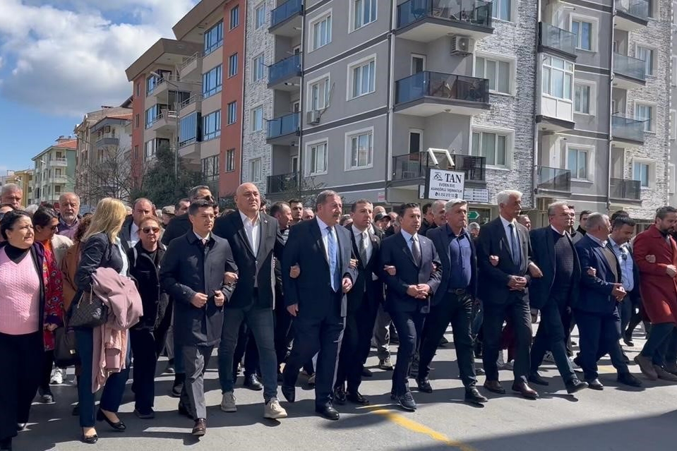 19 Mart protestoları soruşturmasında Muğla Büyükşehir Belediye Başkanı Aras hakkında takipsizlik