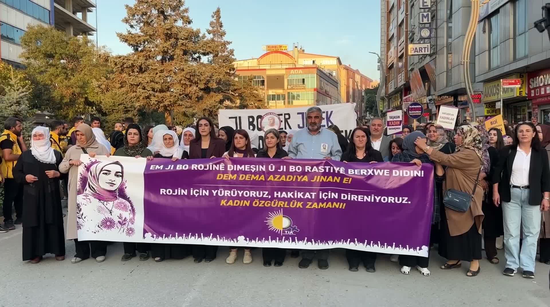 Rojin Kabaiş için Van'da yürüyüş gerçekleştirildi