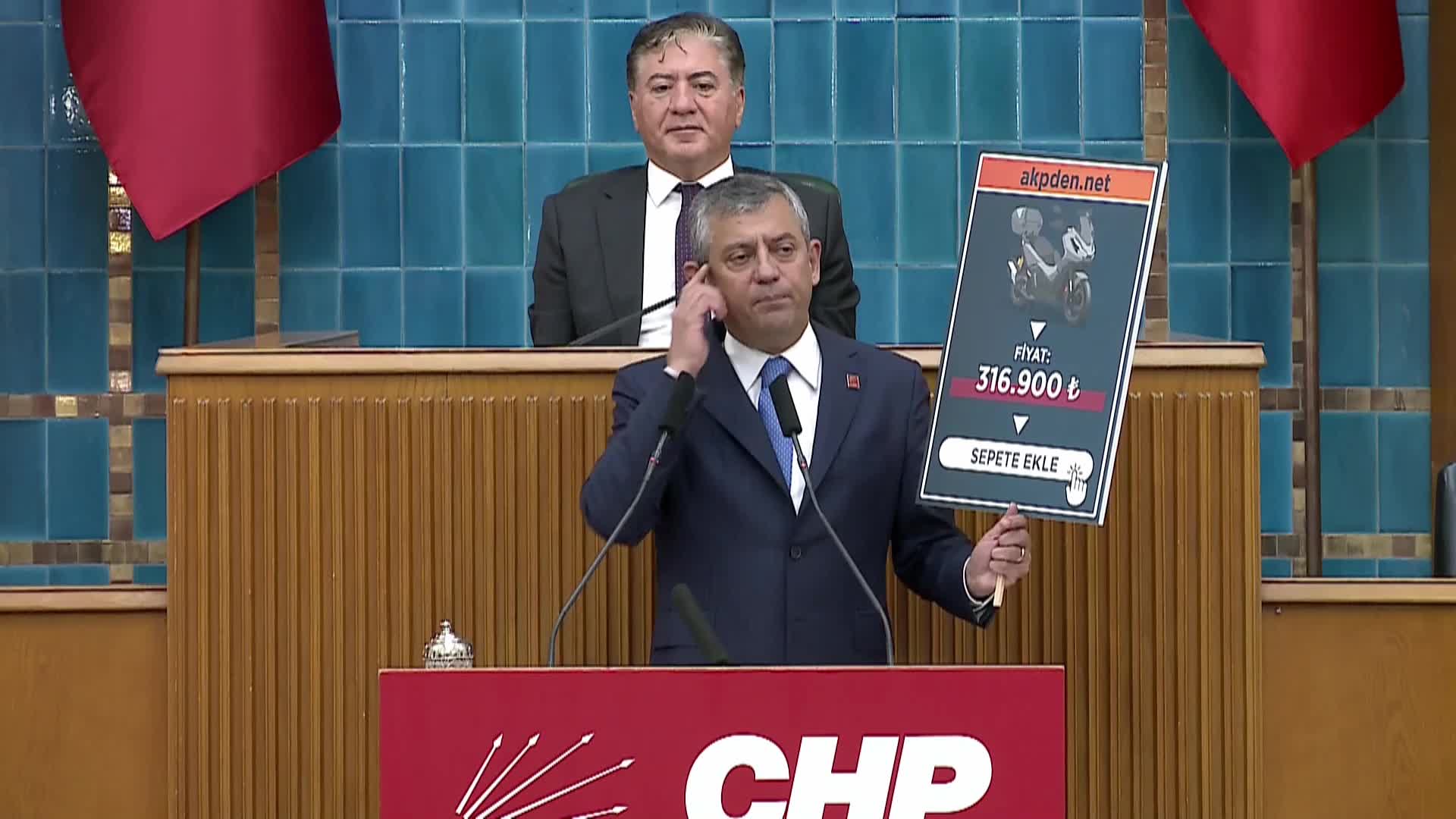 CHP Grup Toplantısı... Özgür Özel: "Emekliye ve emekçiye 'geçim garantisi' için önce 'seçim garantisi'ni getireceğiz"