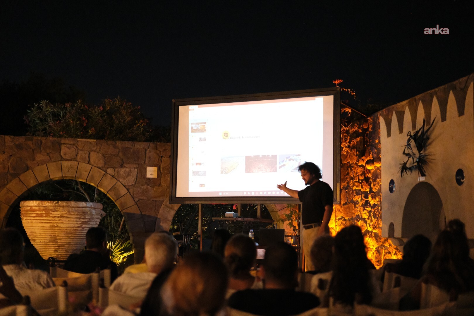 Bodrum'da "Açık Hava Kültür Söyleşileri" sürüyor