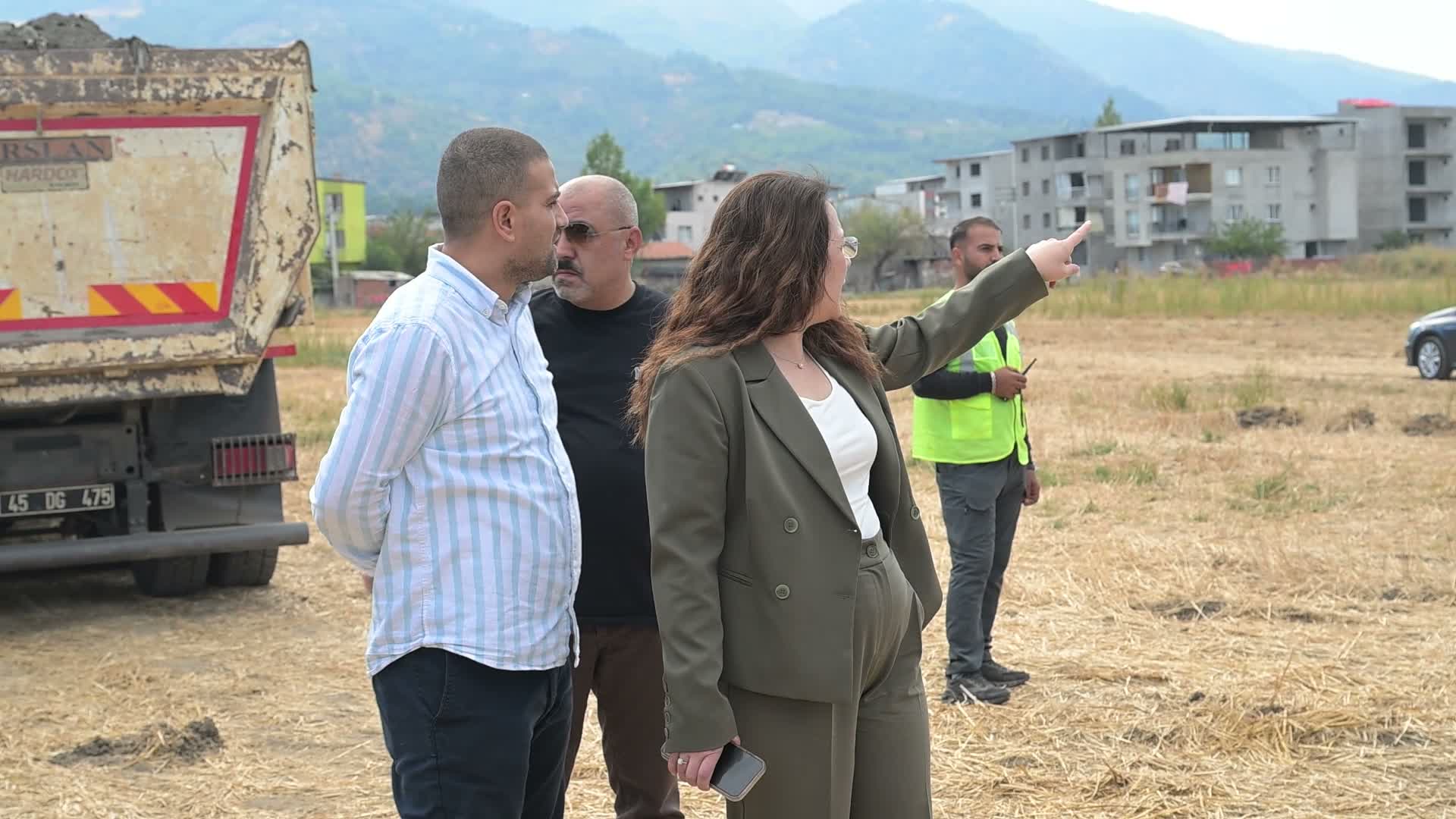Manisa Büyükşehir Belediyesi'nden taşkın riskine karşı Şehzadeler’de koruyucu set çalışması
