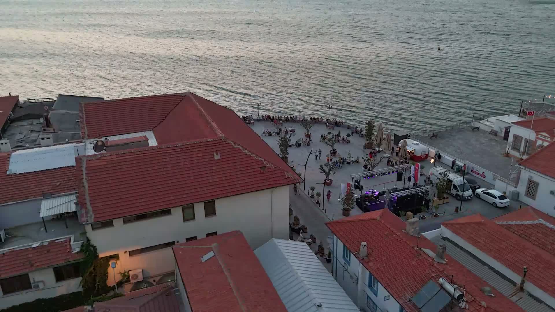 Ayvalık, tarihi Gümrük Meydanı'na kavuştu