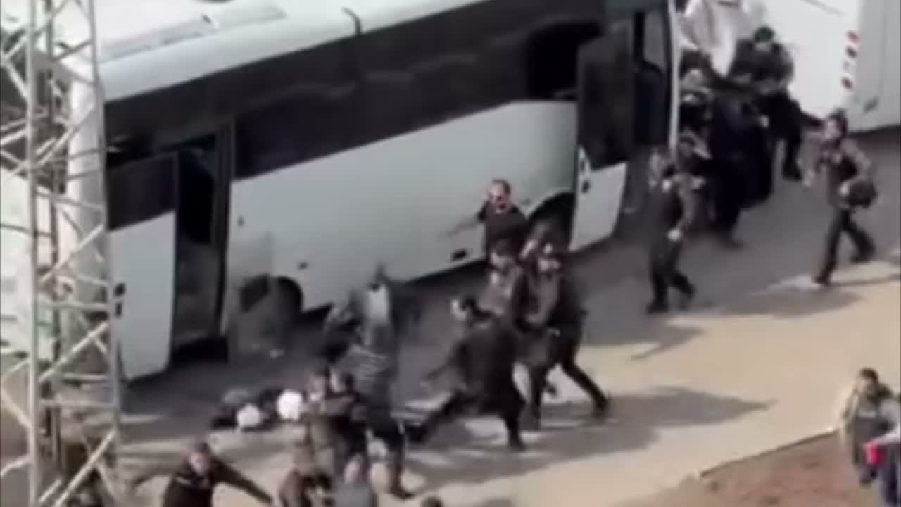 Diyarbakır’da özlük hakları için eylem yapan işçilere polis müdahalesi