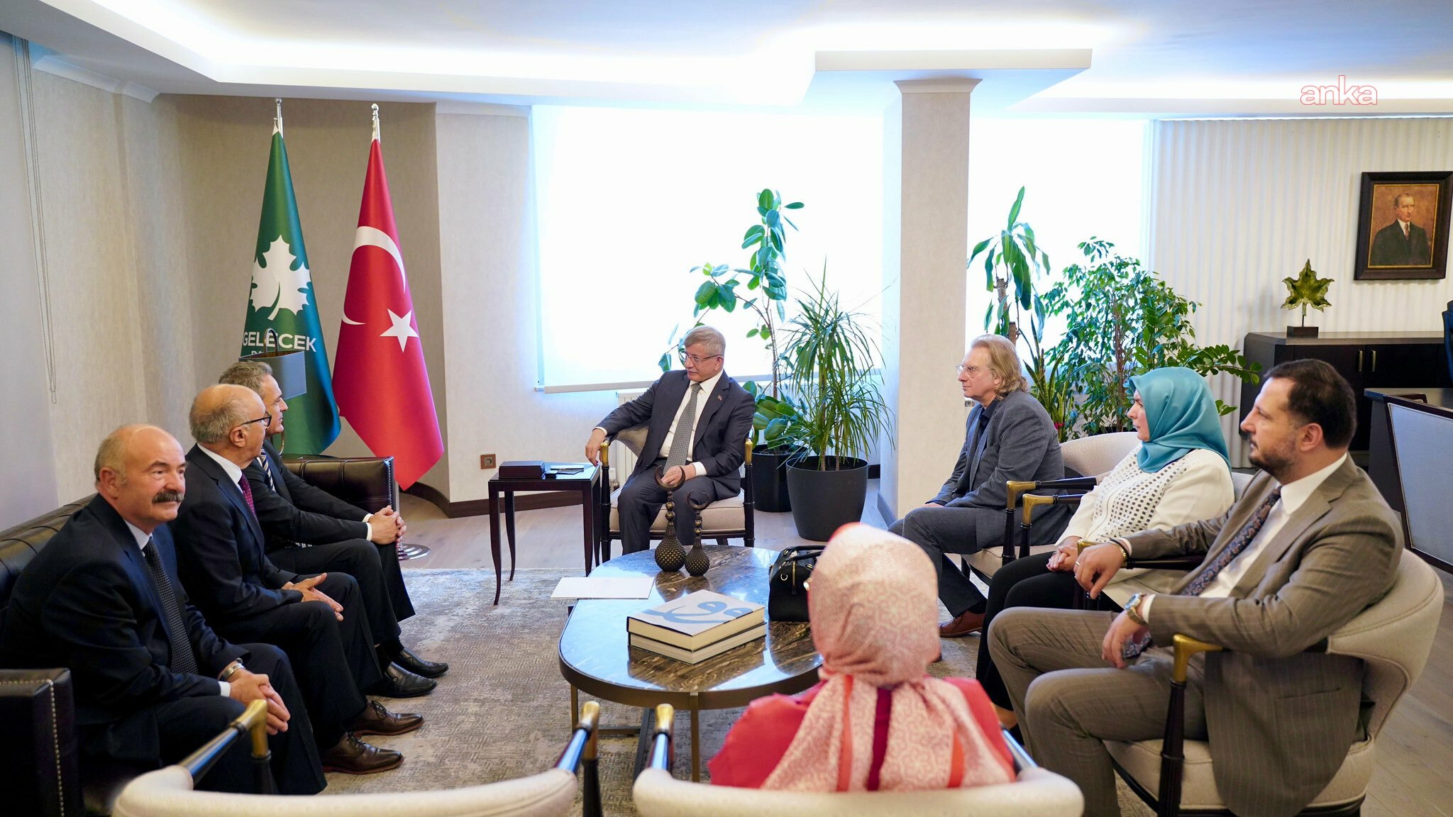 Alevi Vakıfları Federasyonu Genel Başkanı Doğan'dan Gelecek Partisi Genel Başkanı Davutoğlu'na ziyaret