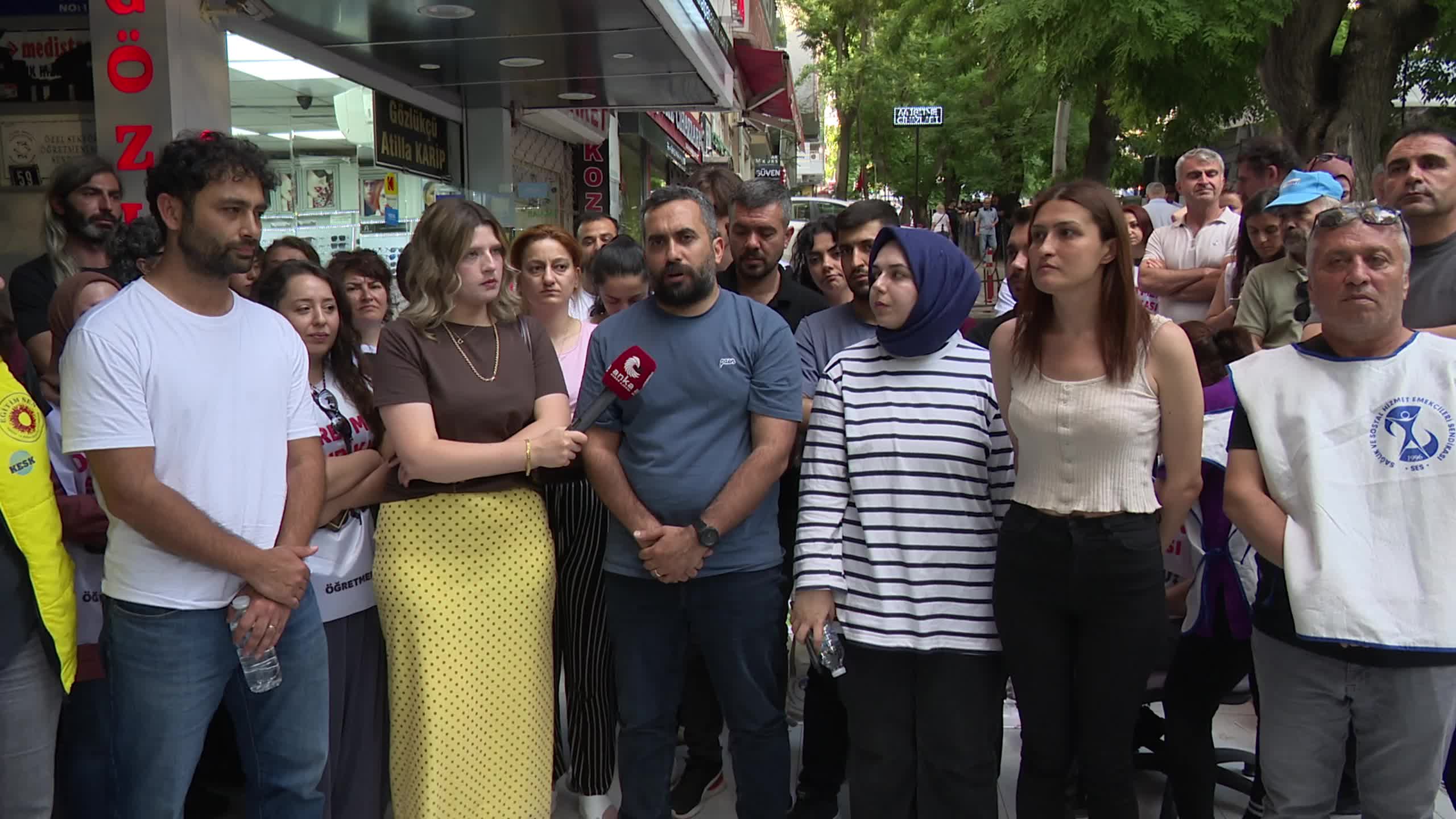 Gözaltına alınan Özel Sektör Öğretmenleri Sendikası üyesi 14 öğretmen serbest bırakıldı