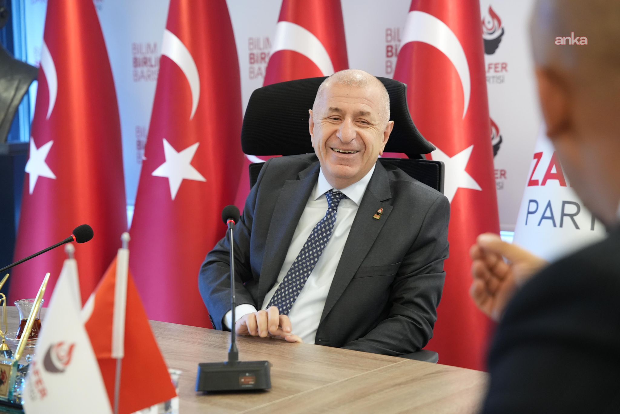 Eğitim Öğretim ve Bilim Çalışanları Sendikası'ndan Ümit Özdağ'a ziyaret