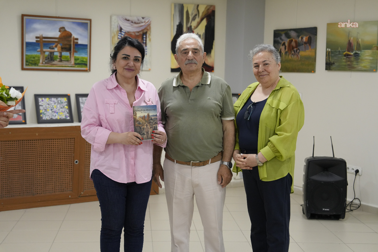 Kartal'da “Renklerin ve Satırların İzinde” adlı sergi ve imza günü kapılarını açtı