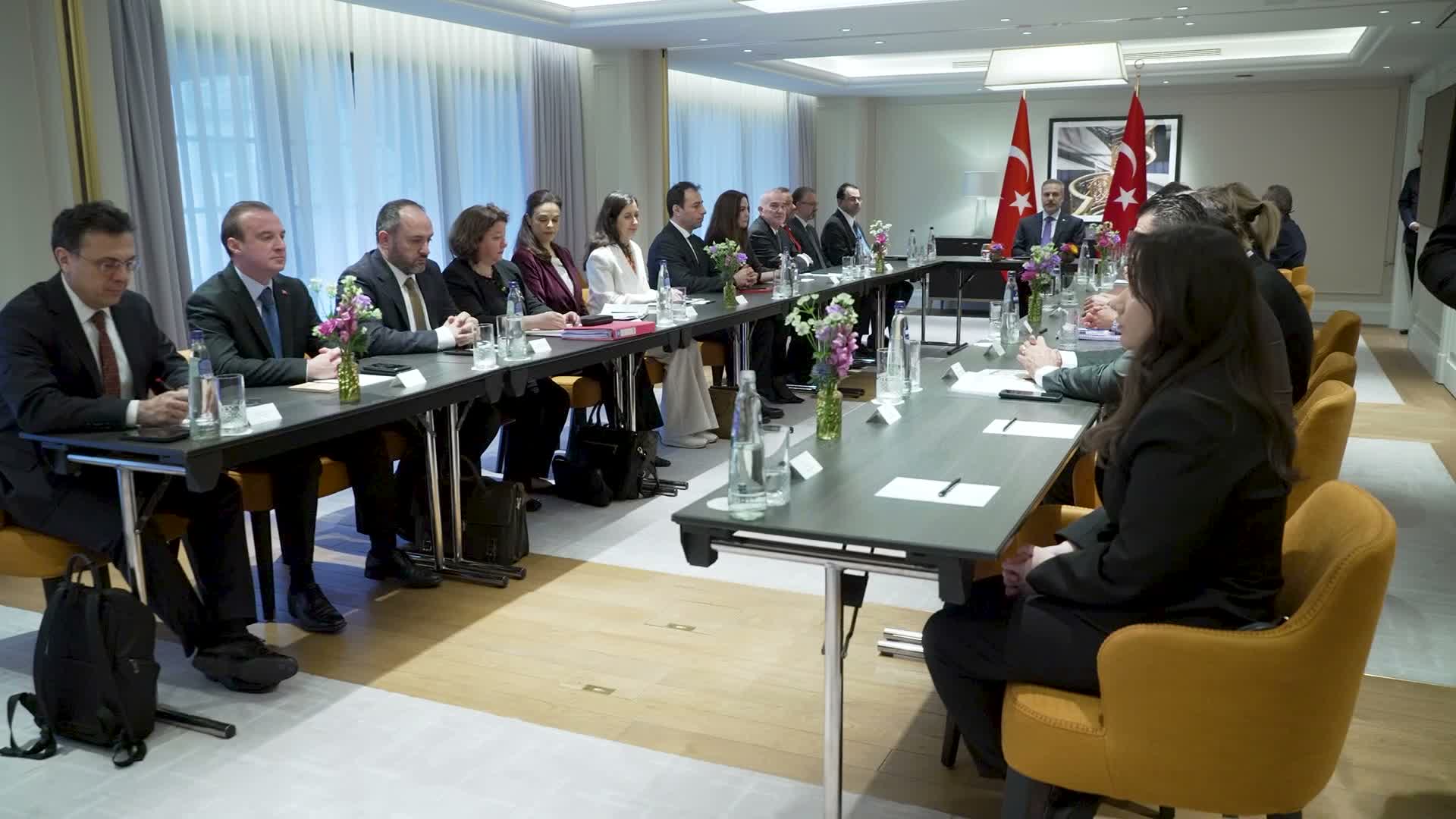 Bakan Fidan, Brüksel'de iş dünyası ve STK temsilcileriyle bir araya geldi