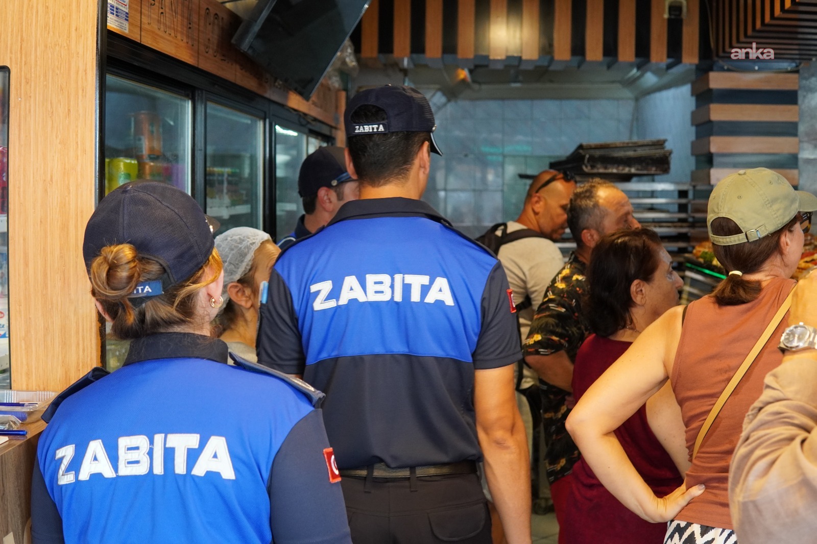 Güzelbahçe’de marketlere ve gıda işletmelerine sıkı denetim