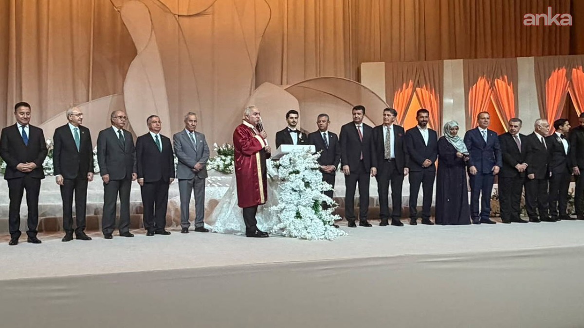 Ahmet Davutoğlu’nun oğlu Mehmet Davutoğlu ile Ravza Öğüt evlendi
