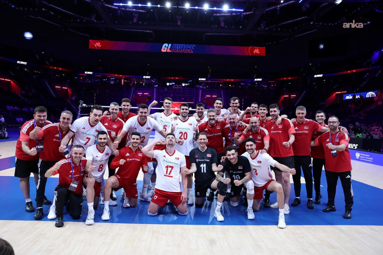 A Milli Erkek Voleybol Takımı, Çin'i 3-0 mağlup etti