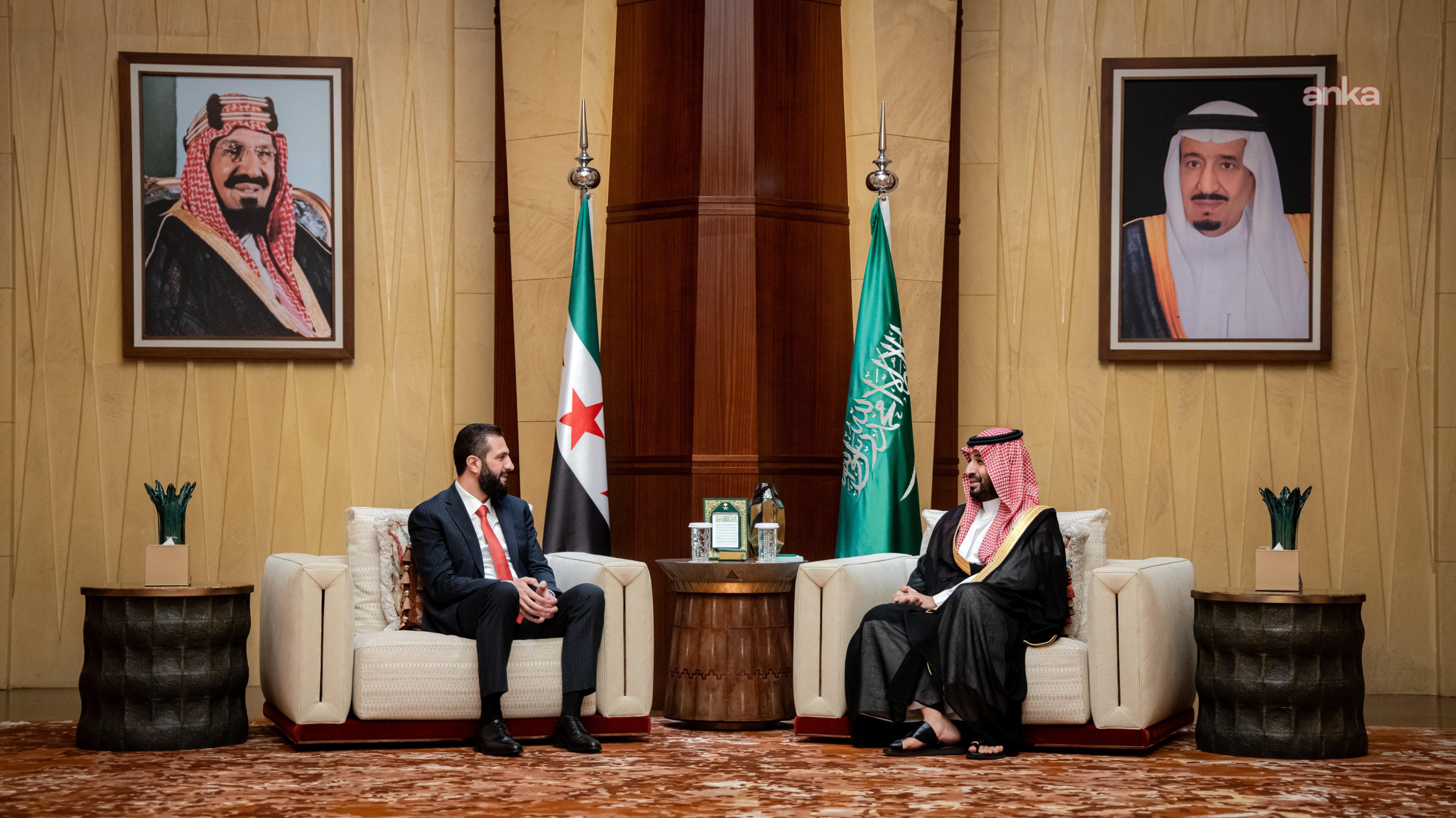 Ahmed Şara, Riyad’da Muhammed bin Selman ile görüştü