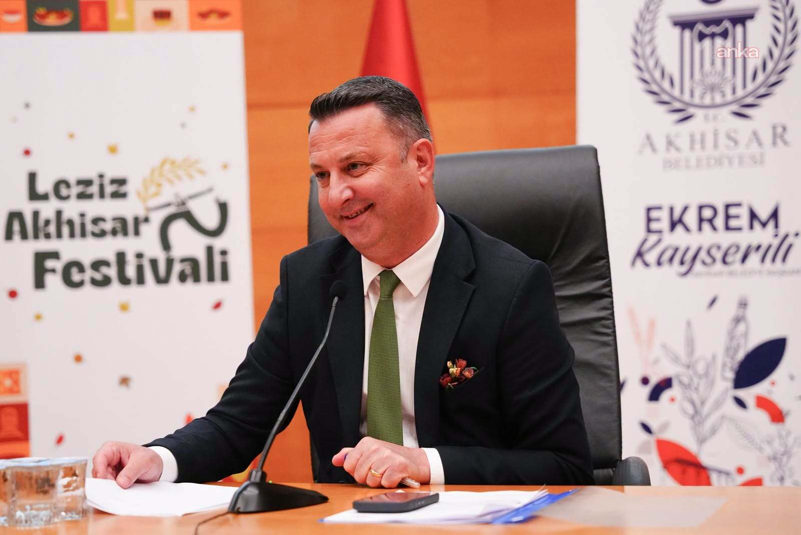 Akhisar’da altyapısı tamamlanan bölgelerde yollar etap etap yenileniyor