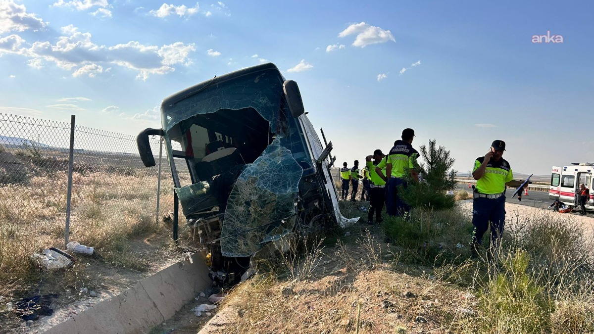 Aksaray’da yolcu otobüsü devrildi: 44 yaralı