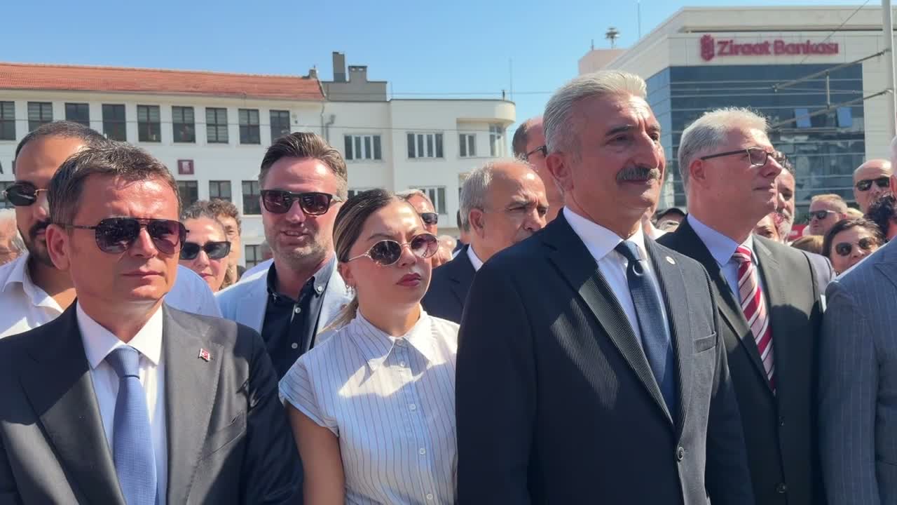 Bursa’da CHP'den istifa eden 6 belediye başkanı YENİ Parti’ye geçti