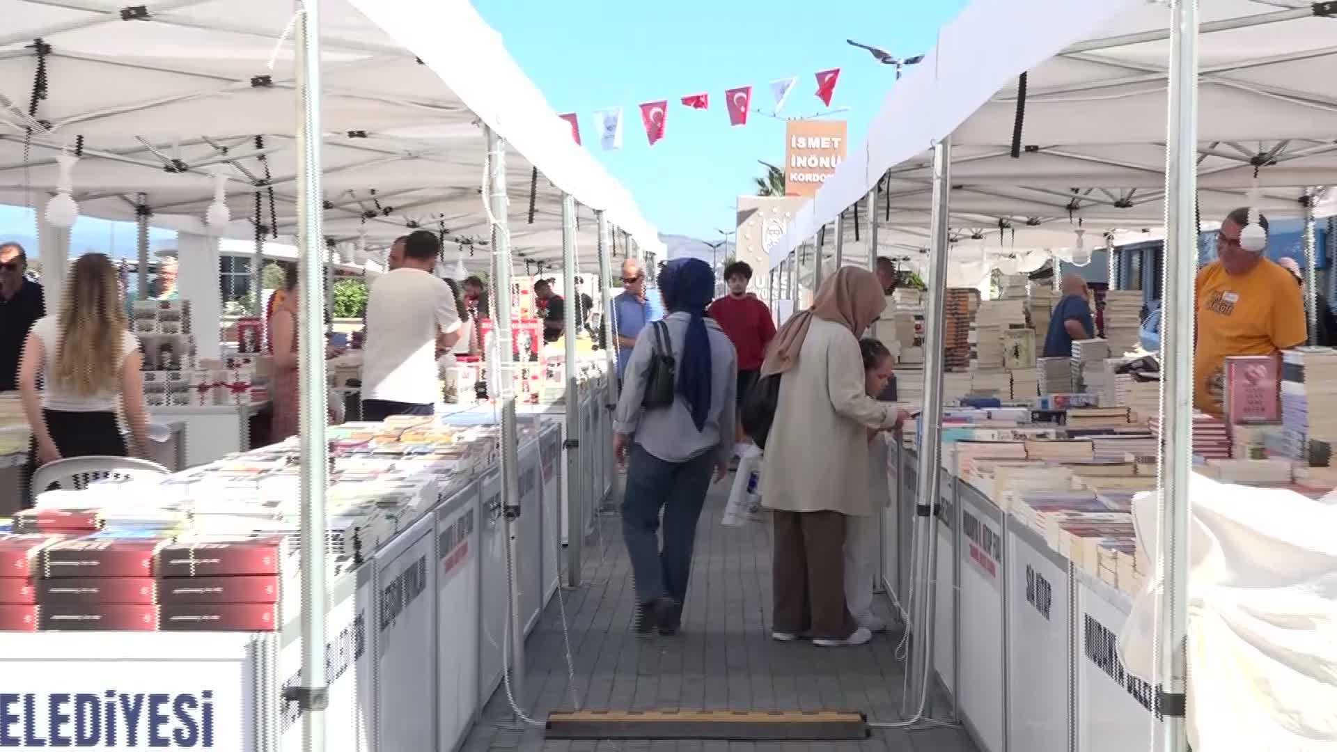 Mudanya 8. Kitap Fuarı, "Tahammül: Birlikte Yaşamak" temasıyla kapılarını açtı