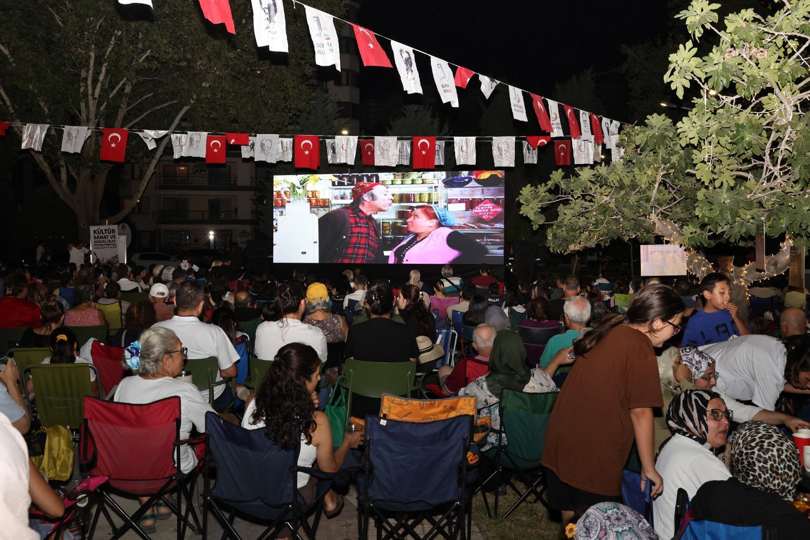 Bayraklı'da açık hava sinema günleri devam ediyor