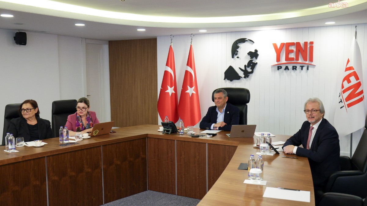 Özgür Özel, Sosyalist Enternasyonal Toplantısı'na katıldı