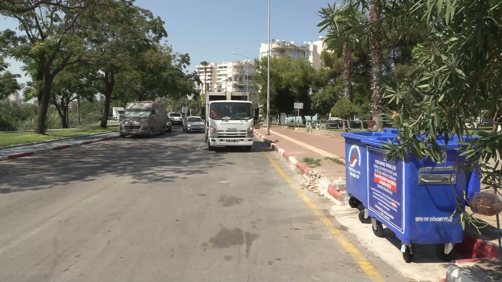 Muratpaşa'da hijyen mesaisi devam ediyor