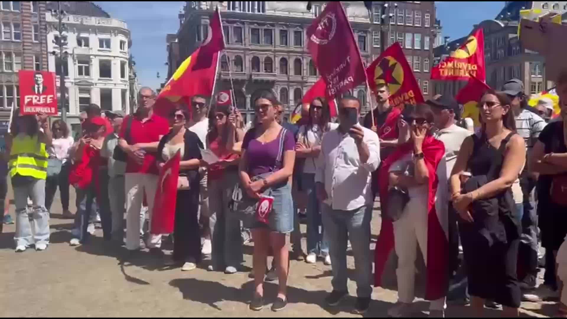 Hollanda’da CHP Kurultayı’nın iptaline karşı protesto