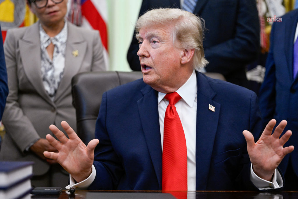 Trump: "Görüşmelerin en üst düzeye taşınması ve onaylanmış olması nedeniyle İran'a yönelik bu gece planlanan saldırıları iptal ettim"