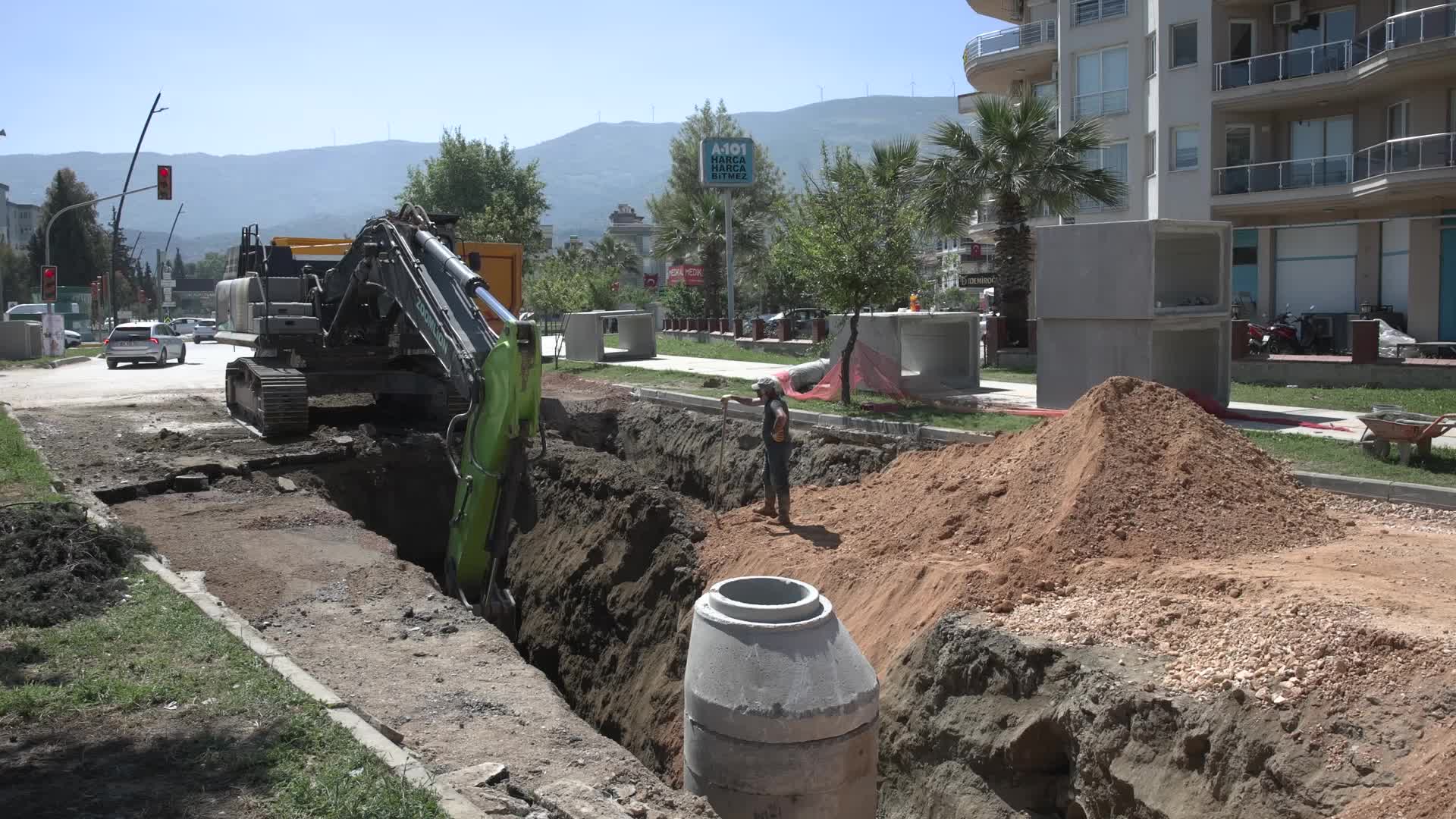 İzmir Büyükşehir’den 300 milyon liralık altyapı yatırımı