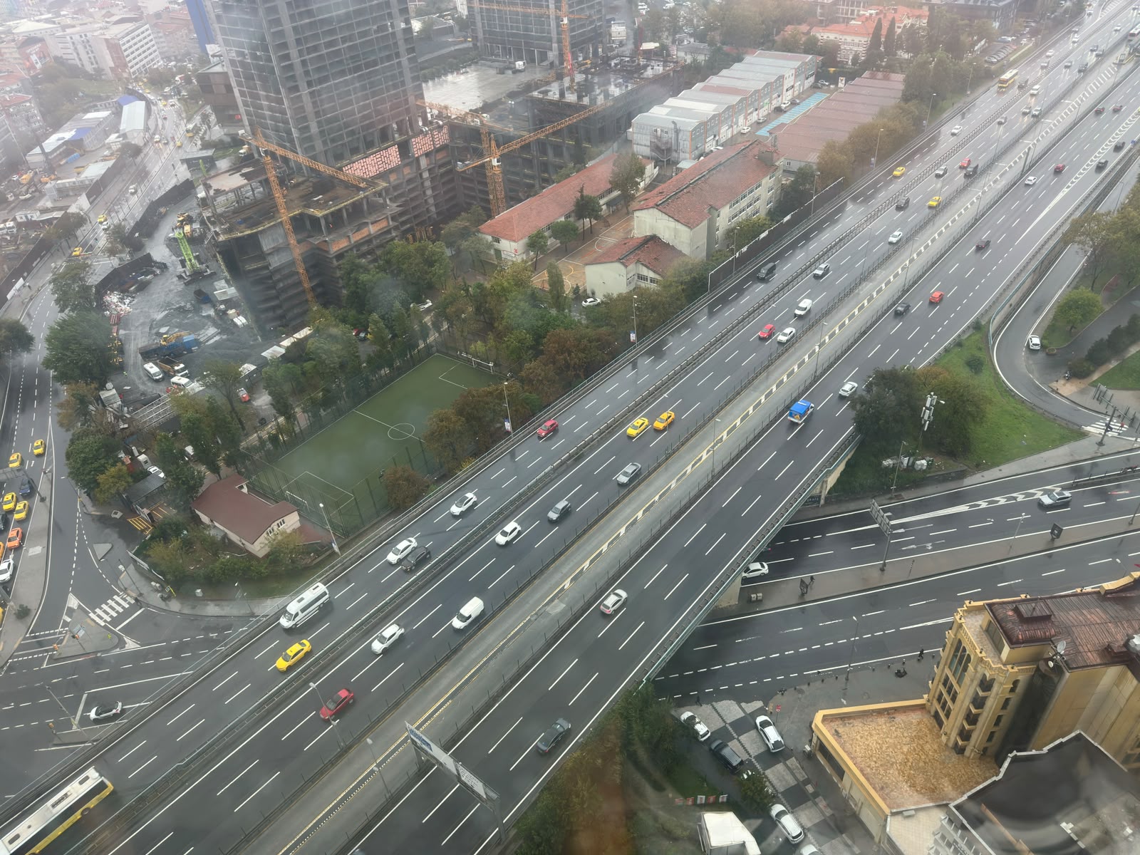 İstanbul'da bu sabah trafik yoğunluğu yüzde 40'ın altına düştü