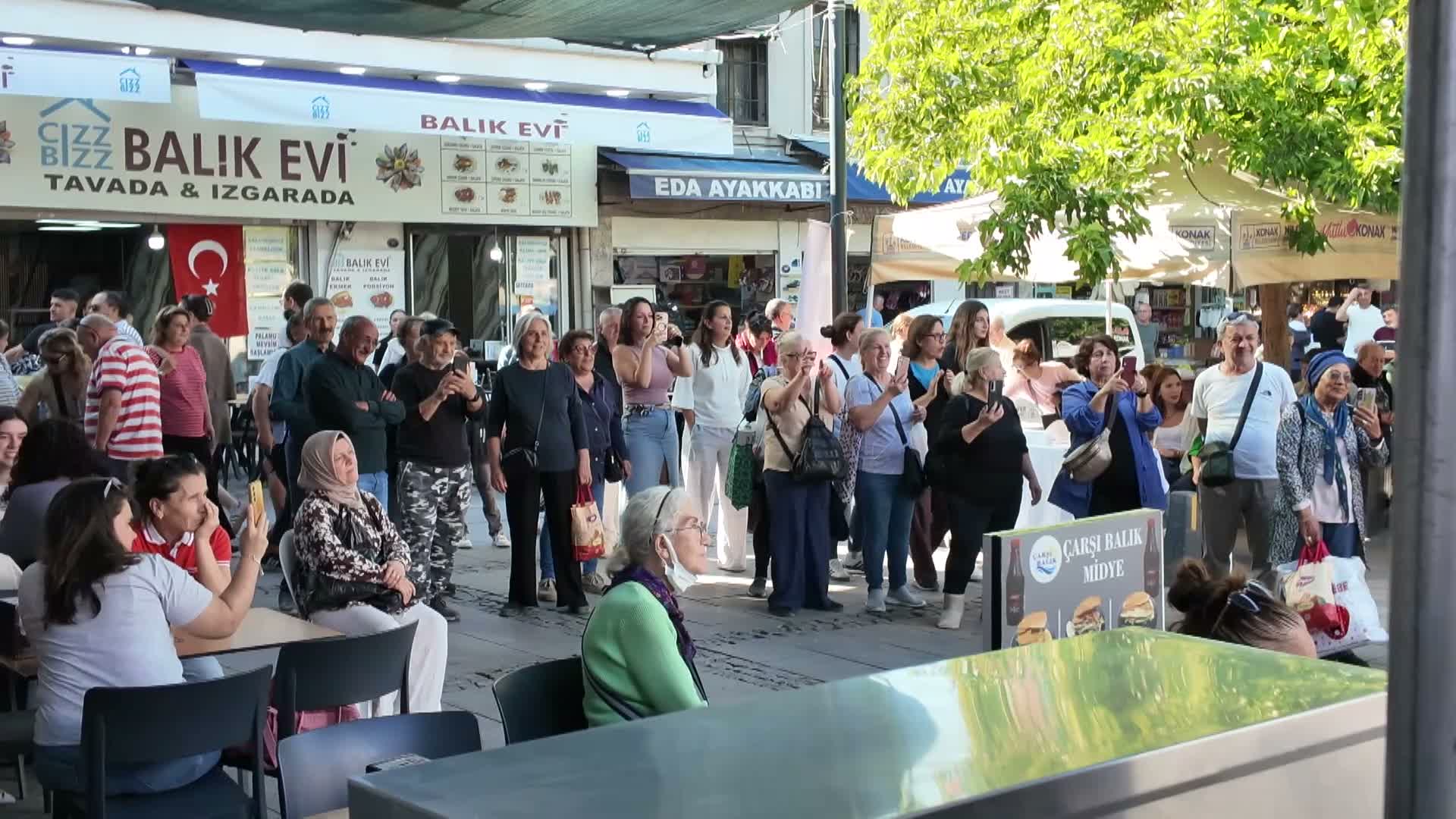 Kemeraltı Festivali esnafın yüzünü güldürdü
