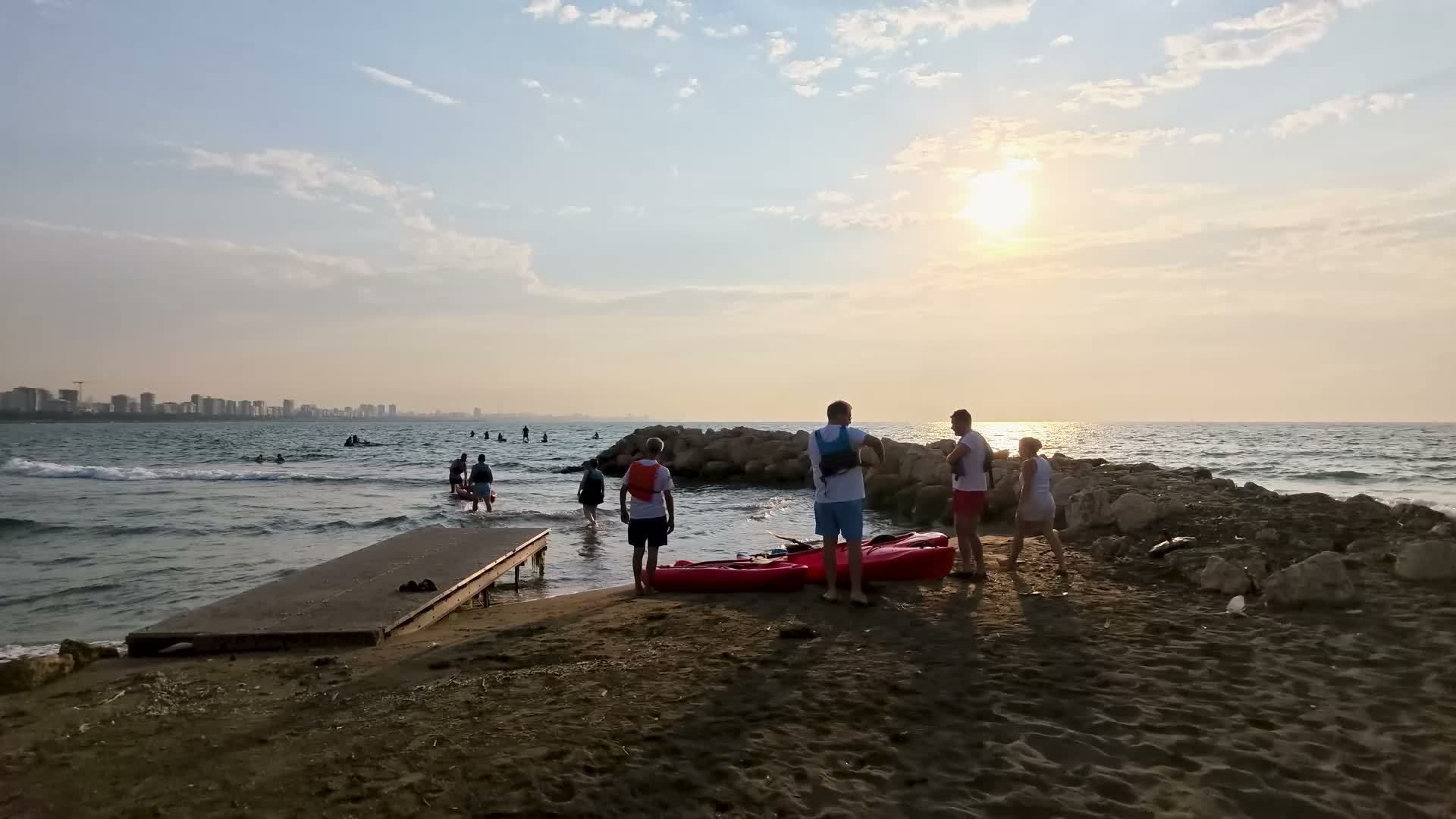 Mersinliler güne Büyükşehir Belediyesi'nin su sporları eğitimleriyle başlıyor