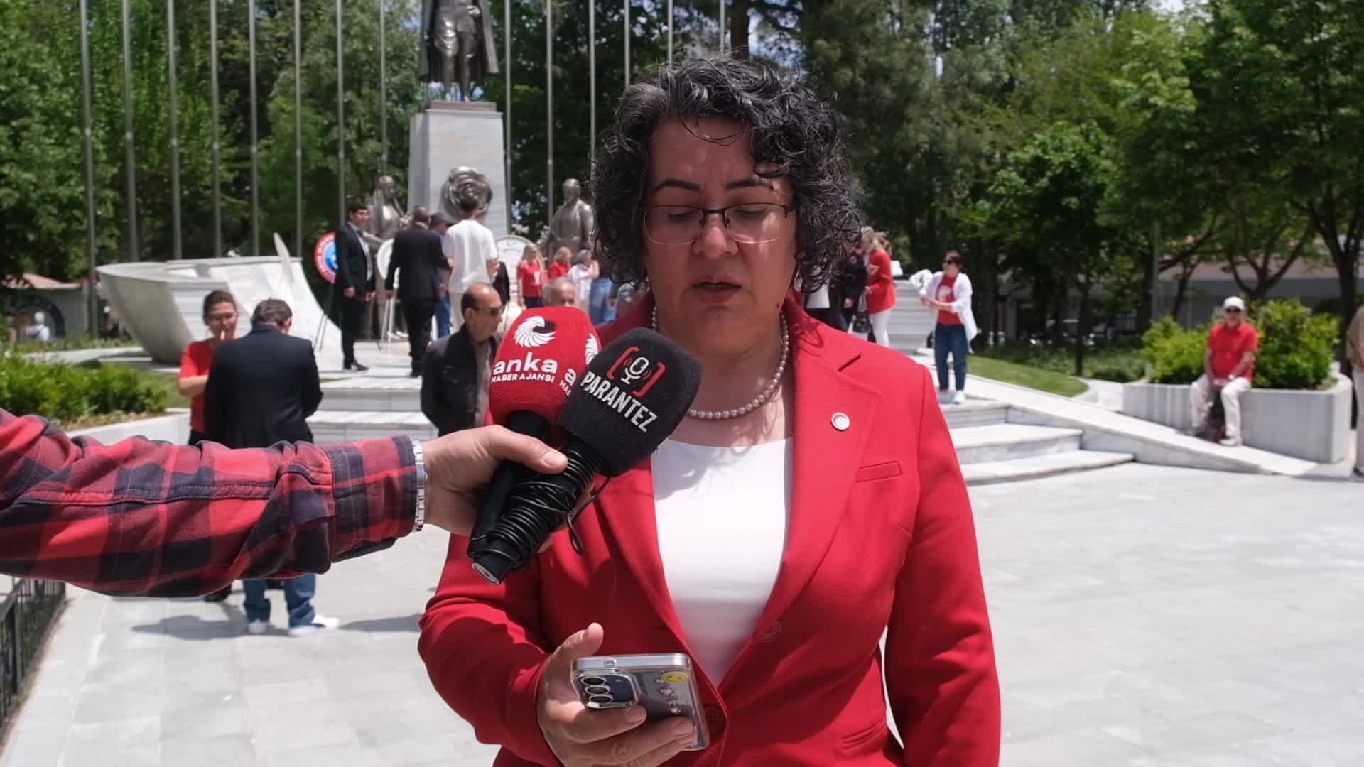 Isparta’da 19 Mayıs Atatürk’ü Anma, Gençlik ve Spor Bayramı  kutlandı: “Bu tarih, halkın bağımsızlıktan asla vazgeçmeyeceğini tüm dünyaya ilan ettiği bir dönüm noktasıdır”