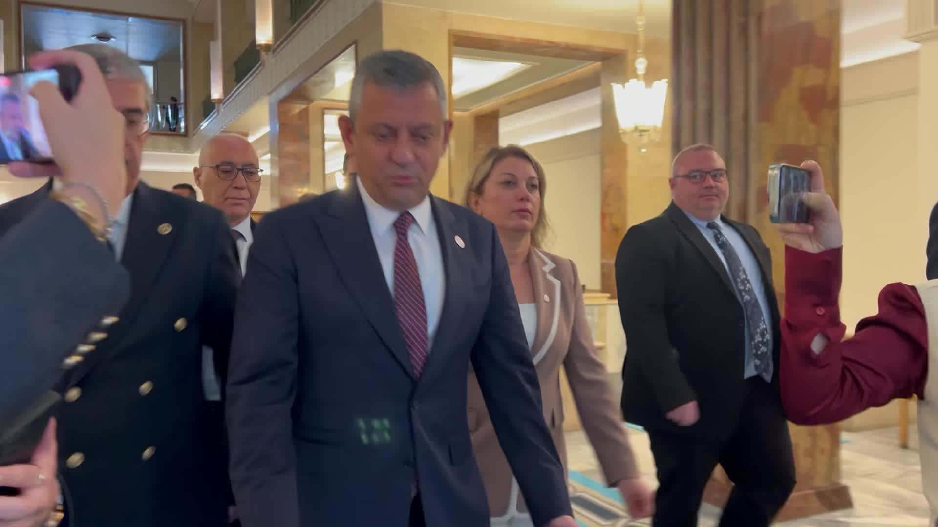 Özgür Özel: “Partimize darbe yapan birini dinlemeye harcayacak vaktimiz yok”